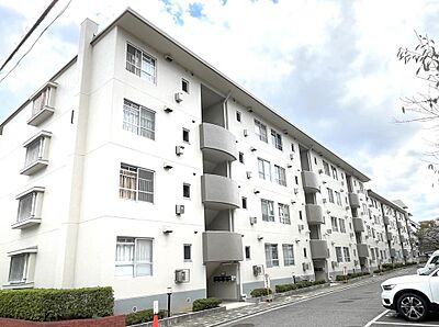 外観：鉄筋コンクリート造5階建　大阪市住宅供給公社による分譲マンションです。