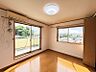 室内：お部屋からは緑が見え癒されますね♪