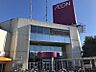 周辺：イオン高根木戸店まで　1100m　徒歩約14分　充実した食品フロアやベーカリーを備え、駐車場も完備しており日常の買い物に便利です。