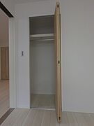 ★クローゼット★ペット飼育相談可（保証金１．５ヵ月契約時償却、ペットは小型犬（体長５０ｃｍ程度）に限る）★