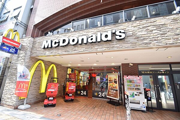 画像18:【ファミリーレストラン】マクドナルド御堂筋周防町店まで880ｍ