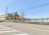 周辺：八街市立八街中学校まで徒歩31分（2440ｍ）。