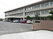 平坂中学校 820m