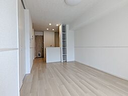 クロスサイド アパートメント I 1階1LDKのリビング/ダイニング