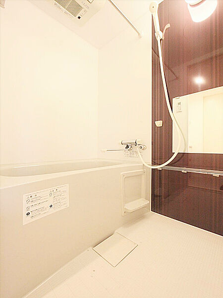 画像6:バスルーム　浴室暖房乾燥機能