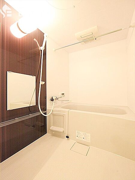 画像6:バスルーム　追い焚き機能付　浴室換気乾燥機付