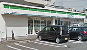 ファミリーマート 中川十一番町店（264m）