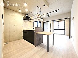 Amirl Premier Heian-dori 206 2階1LDKのリビング/ダイニング