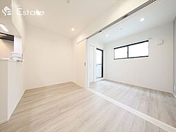 リュクスシティー黄金 103 1階1LDKのリビング/ダイニング