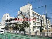 茨木市立天王中学校 359m