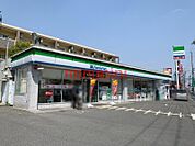 ファミリーマート高槻古曽部店 574m