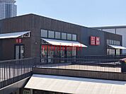 ユニクロ吹田グリーンプレイス店 556m