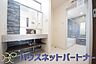 室内：タオルやパジャマ、下着、掃除用品などランドリーに置きたいアイテムを一気に収納してくれる、あると便利サニタリー収納。