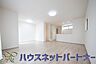 室内：明るく開放的なダイニング。家族とのコミュニケーションが取りやすく、みんなの笑顔が溢れます。