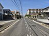 周辺：新高山分譲地内　南ひな壇にて陽当たり良好　前面道路幅員9.1ｍにつき開放感あり　並列4台分の駐車スペース確保可能　尾道市民病院まで徒歩5分の立地　既存建物を解体撤去し、お建て替え前提でご検討ください！