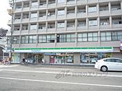 ファミリーマート　丸太町猪熊店まで480メートル