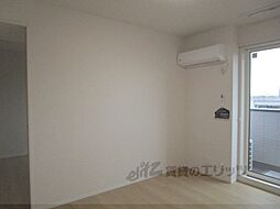 JR草津線 手原駅 徒歩23分の賃貸アパート 3階1LDKのリビング/ダイニング