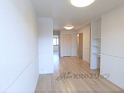 近江鉄道近江本線 五箇荘駅 徒歩12分の賃貸アパート 2階2LDKのリビング/ダイニング