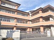 岩根小学校まで2000メートル