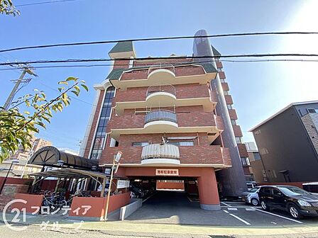 高い耐久性や断熱・気密性を持ち、耐震性にも優れた鉄骨鉄筋コンクリート構造です。