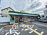 周辺：ファミリーマート東大阪箱殿町店 徒歩12分。 950m