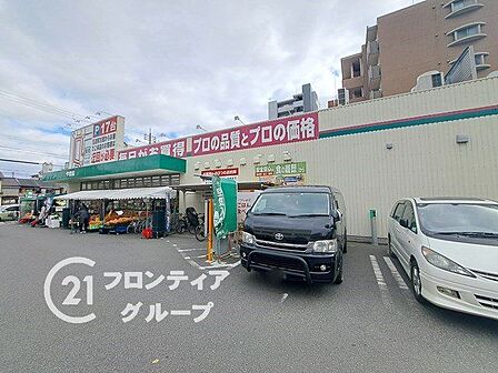 業務スーパー今里店 徒歩7分。 530m