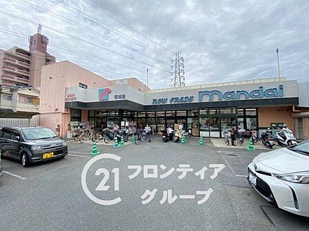 万代石切店 徒歩22分。 1700m