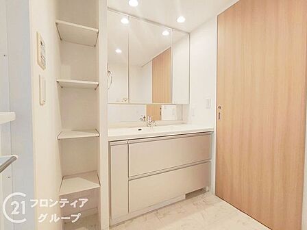 はじめてのマイホーム購入は、わからないことだらけで当然です。資金計画から物件選びまで、順を追ってスタッフが一緒に考えていきます