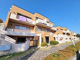 モンティキュール生駒  ｜ 奈良県生駒市さつき台1丁目515-7（賃貸マンション3LDK・4階・87.85㎡） その1