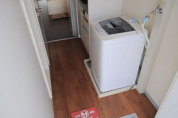 画像10:室内洗濯機置場です