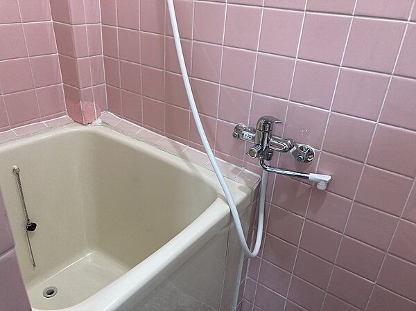 画像9:落ち着いた空間のお風呂です