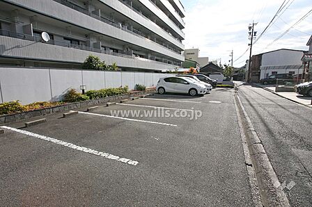 敷地内駐車場(屋外平面式)