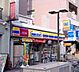 周辺：ミニストップ 覚王山駅前店（554m）