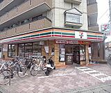 セブンイレブン京都西賀茂店まで480m 見つけやすい場所にある、西賀茂きってのセブンイレブンです。