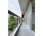 南東向きの風の通るバルコニーです。