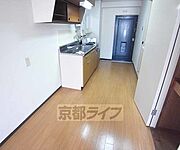 キッチン廊下はとても広々していますね