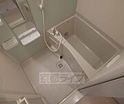 広々としてくつろげるバスルームです・