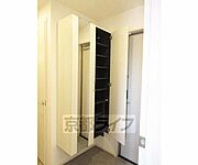 豊富な玄関靴収納。