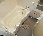 足を伸ばしては入れます