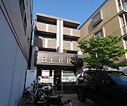 パリっとした外観です。