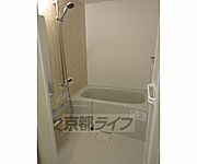ゆったりとくつろげるお風呂ですね。