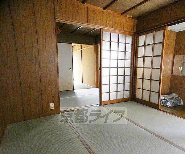 落ち着いた雰囲気のお部屋です