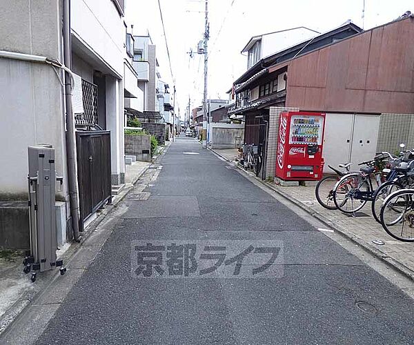 画像19:目の前の道路です。