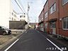 外観：前面道路含む現地写真