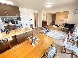 パレスト上野の杜 4LDKのリビング/ダイニング