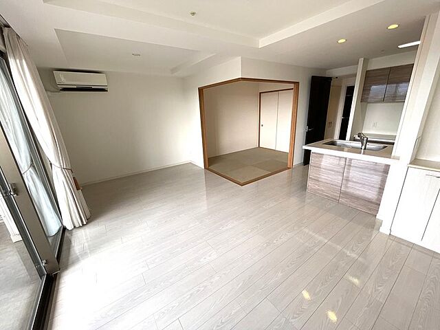 リビング/ダイニング オーヴィジョン南春日 13階/-