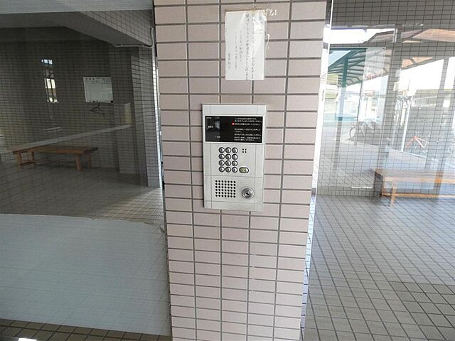 エントランス アスティオン田室 1階/-