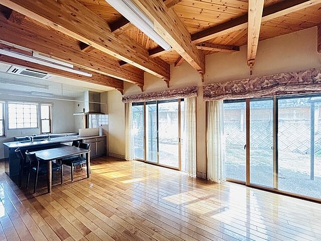 リビング/ダイニング 京都郡苅田町小波瀬1丁目1-25