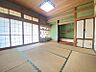 室内：約8帖の和室です。