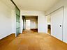 室内：可動間仕切りで間取りのアレンジが自在！明るく開放的な居住空間です♪